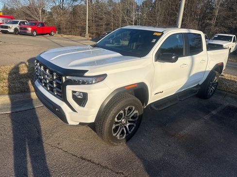 Used 2024 GMC Canyon AT4 w/ AT4 Premium Package image 4