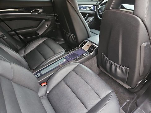 Used 2014 Porsche Panamera 4 image 13