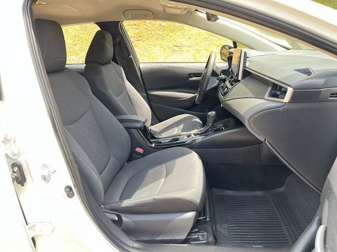 Used 2021 Toyota Corolla LE FWD image 34