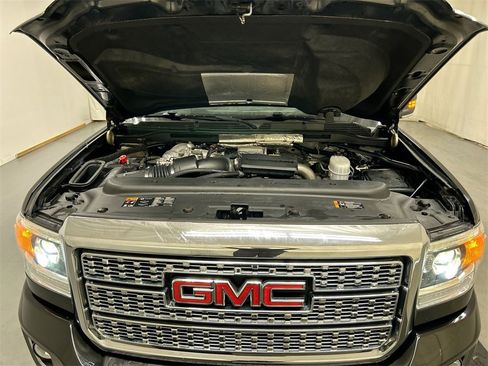 Used 2019 GMC Sierra 2500 Denali w/ Duramax Plus Package image 23