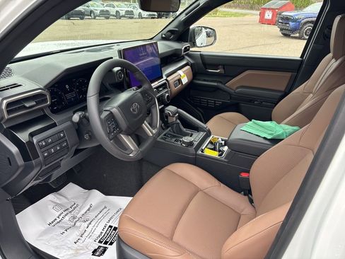 Used 2026 Toyota 4Runner Limited AWD/4WD image 13