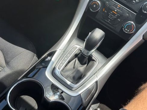 Used 2014 Ford Fusion SE FWD image 25