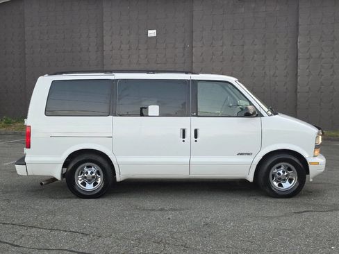 Used 2001 Chevrolet Astro Passenger RWD image 4