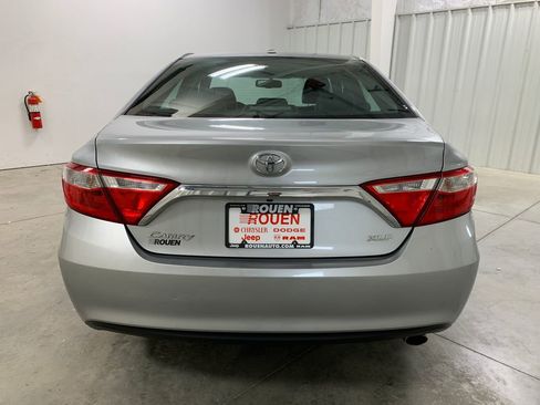 Used 2017 Toyota Camry XLE w/ Moonroof Package image 7