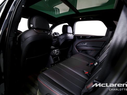 Used 2022 Bentley Bentayga image 18