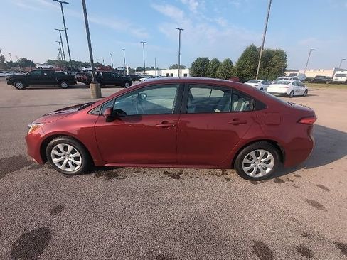 Used 2026 Toyota Corolla LE FWD image 8