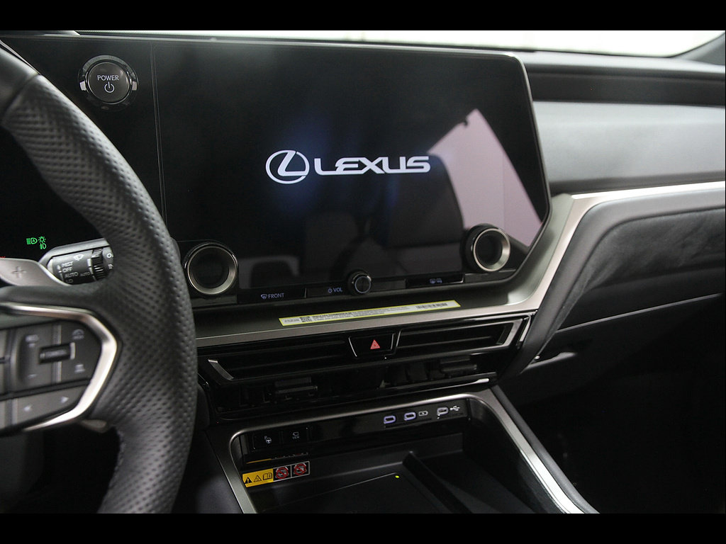 Used 2026 Lexus TX 500h AWD w/ Technology Package image 9