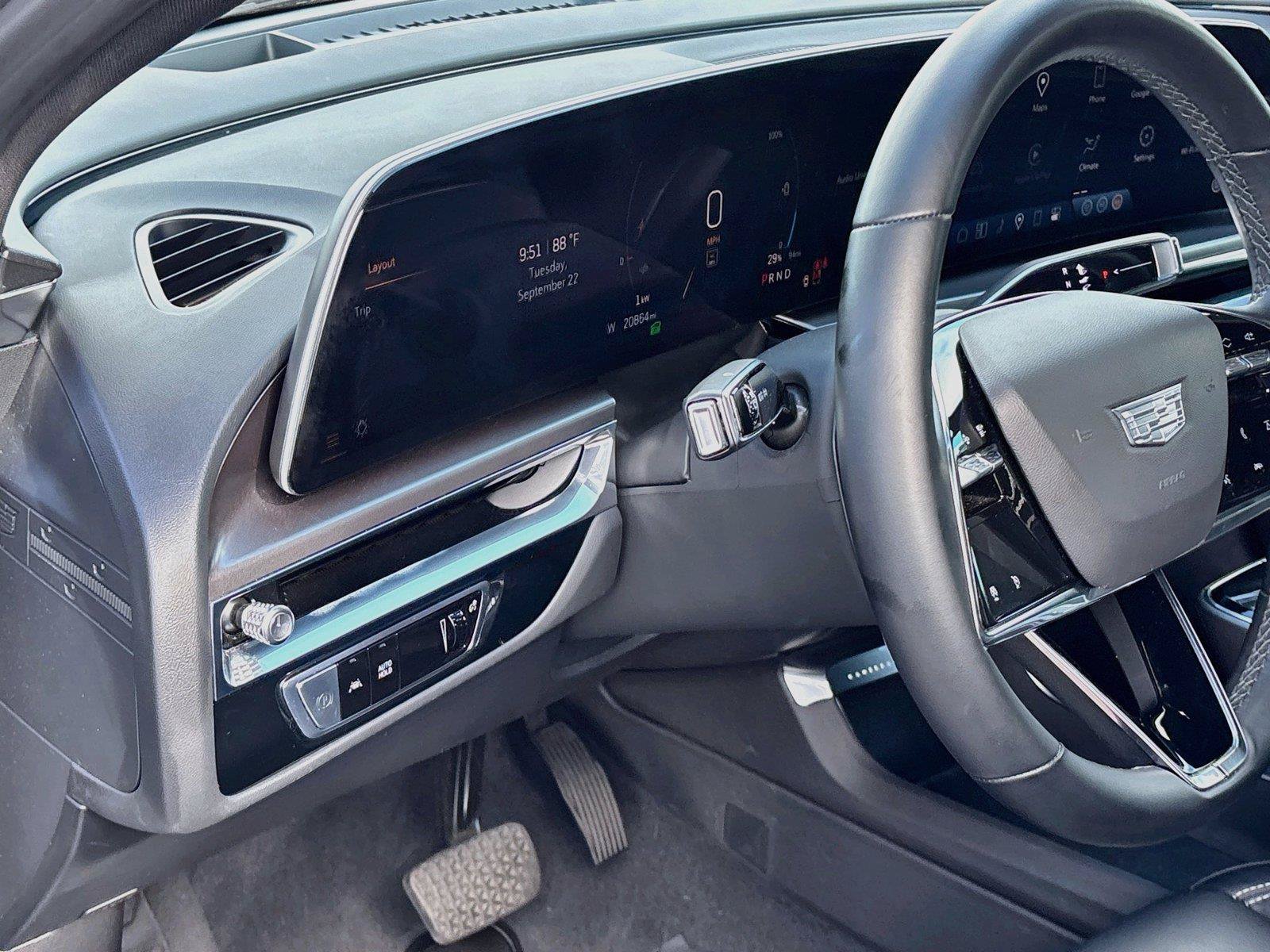 Used 2024 Cadillac Lyriq Tech RWD image 10