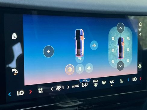 New 2026 Lincoln Navigator Reserve w/ Jet Appearance Package AWD/4WD image 18