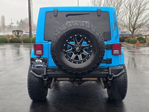 Used 2017 Jeep Wrangler Unlimited Sahara image 6