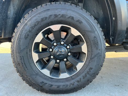 Used 2018 RAM 2500 Power Wagon w/ Leather & Luxury Group image 11