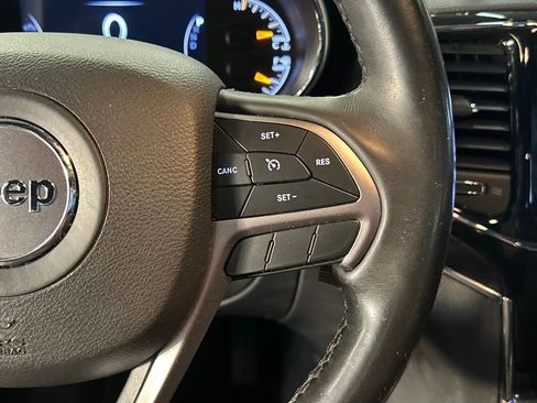 Used 2019 Jeep Grand Cherokee Limited image 22