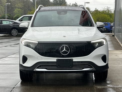 Used 2024 Mercedes-Benz EQB 300 4MATIC image 8
