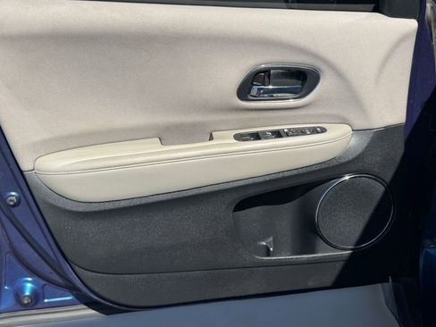 Used 2017 Honda HR-V EX image 12