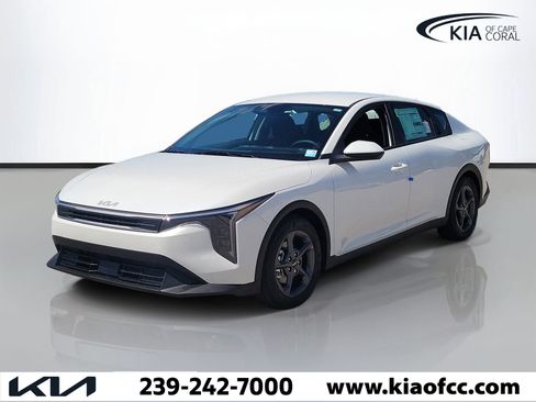 New 2026 Kia K4 FWD image 3