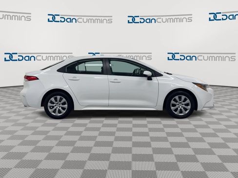 Used 2022 Toyota Corolla LE FWD image 9