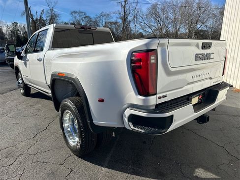 Used 2024 GMC Sierra 3500 Denali Ultimate image 8
