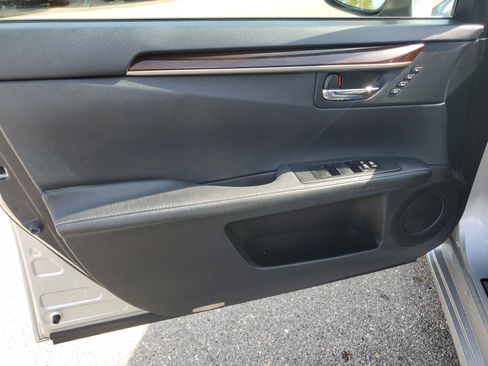 Used 2013 Lexus ES 350 image 22