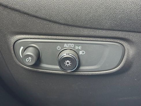 Used 2024 Chevrolet Equinox LT image 17