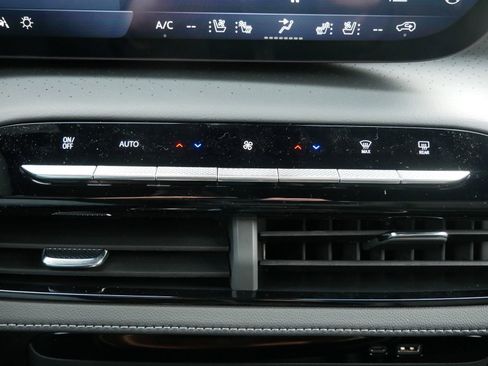 New 2026 Buick Enclave Avenir w/ Super Cruise Package AWD/4WD image 11