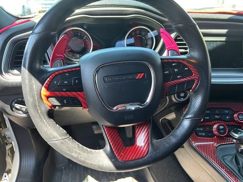 Used 2019 Dodge Challenger R/T w/ Driver Convenience Group RWD image 8