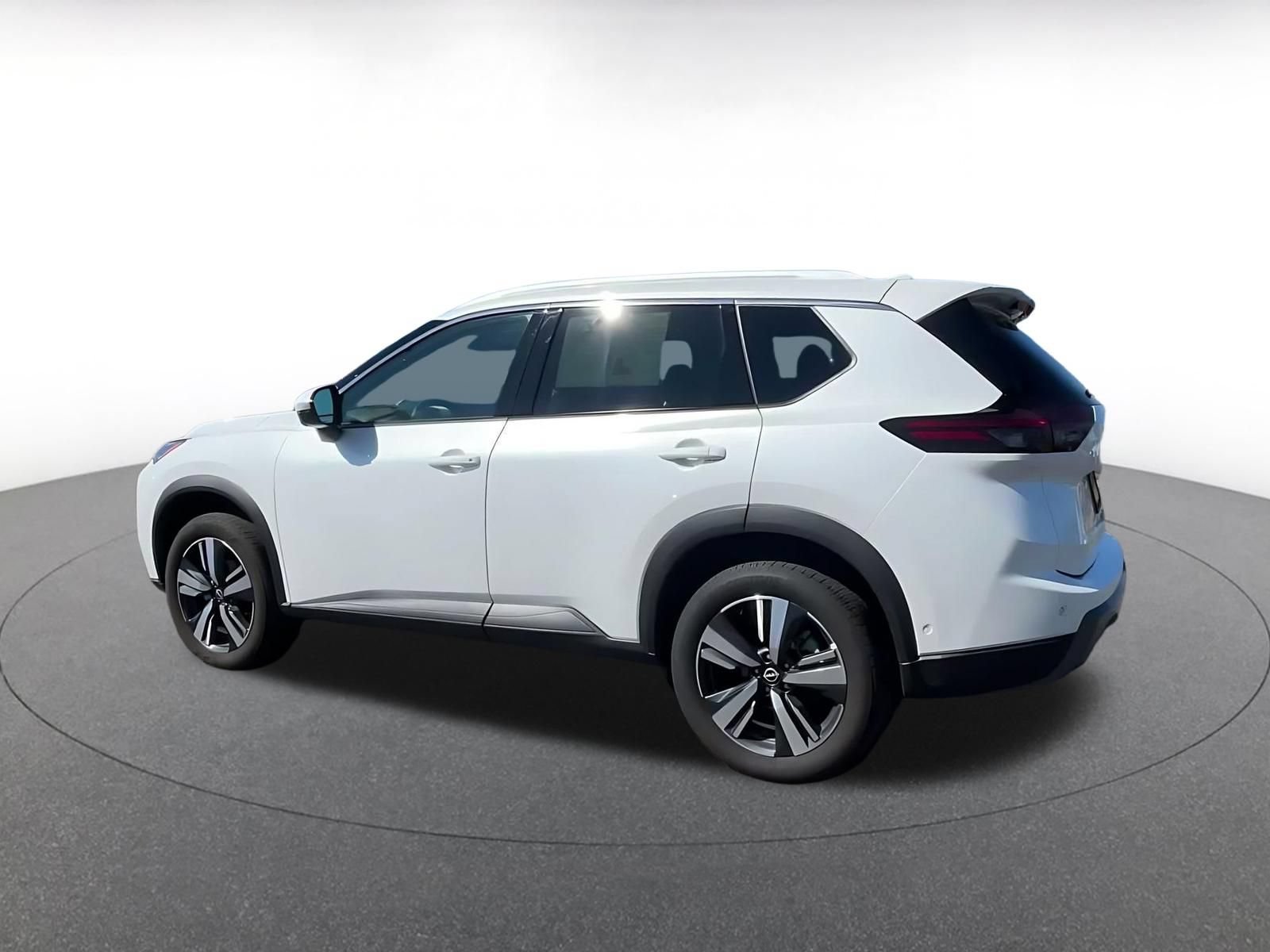 Used 2026 Nissan Rogue SL AWD/4WD image 9