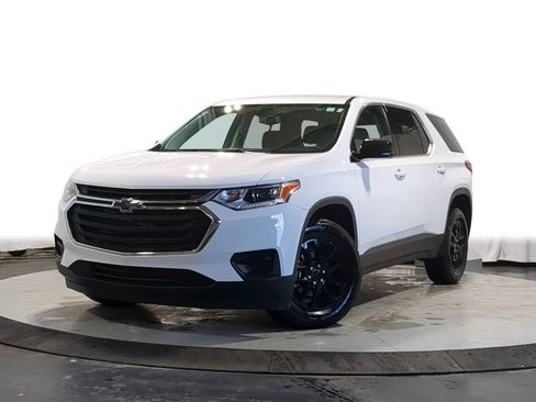 Used 2020 Chevrolet Traverse LS image 1