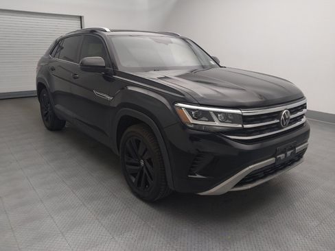 Used 2022 Volkswagen Atlas Cross Sport SE w/ Panoramic Sunroof Package FWD image 13