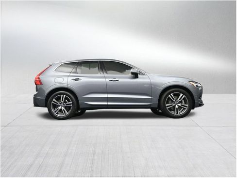 Used 2019 Volvo XC60 T8 Momentum w/ Premium Package AWD/4WD image 27