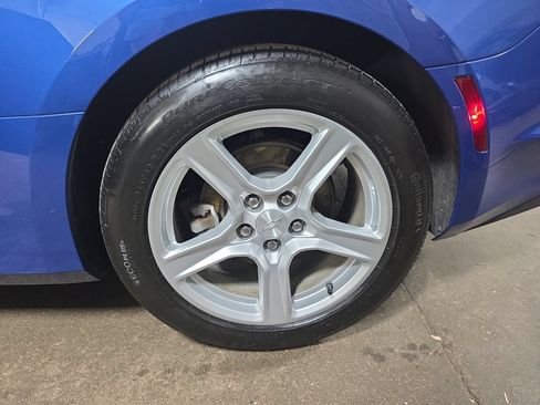 Used 2021 Chevrolet Camaro LT RWD image 30
