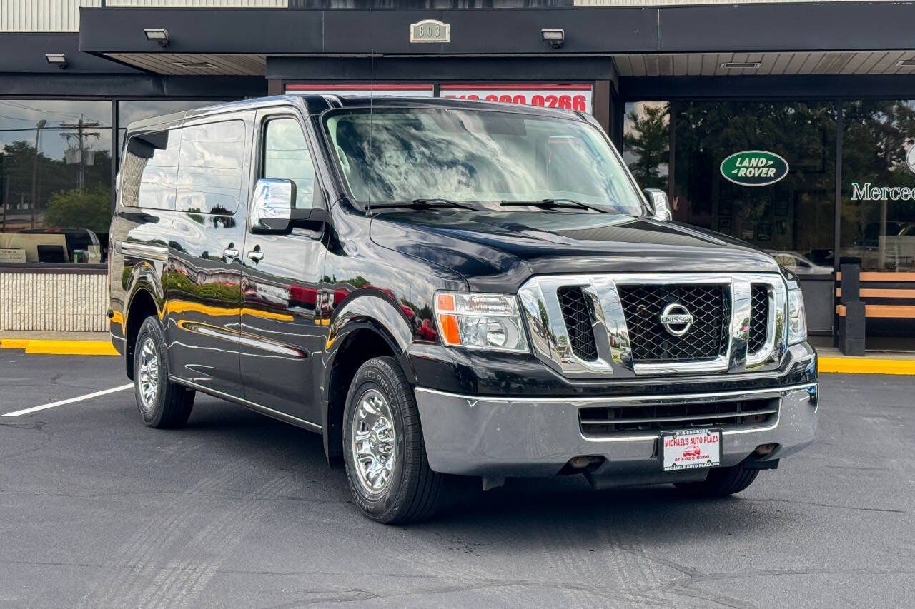 Used 2018 Nissan NV 3500 SV w/ Navigation Package RWD image 1