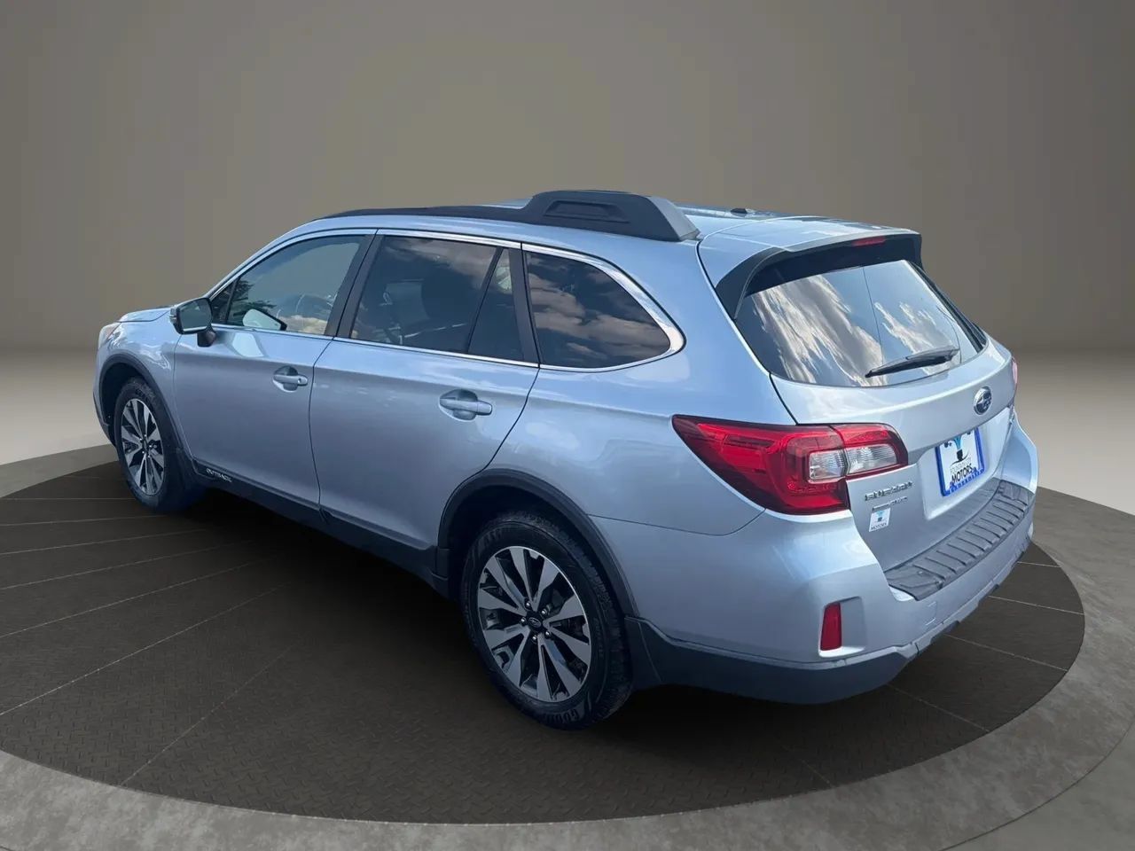 Used 2015 Subaru Outback 2.5i Limited AWD/4WD image 3