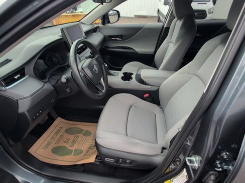 Certified 2023 Toyota Venza LE AWD/4WD image 18