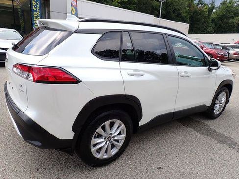 Certified 2023 Toyota Corolla Cross LE w/ Moonroof Package AWD/4WD image 4