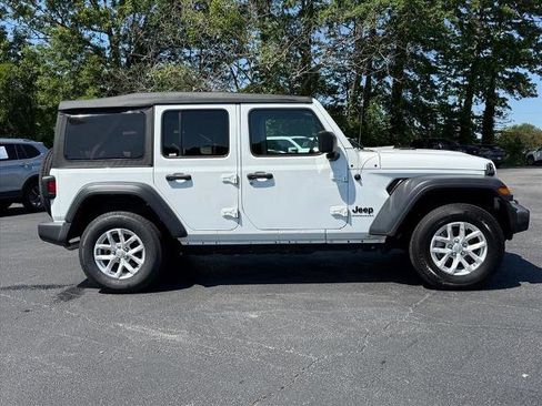 Used 2023 Jeep Wrangler Unlimited Sport AWD/4WD image 2