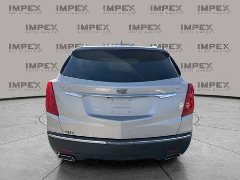 Used 2017 Cadillac XT5 FWD image 4
