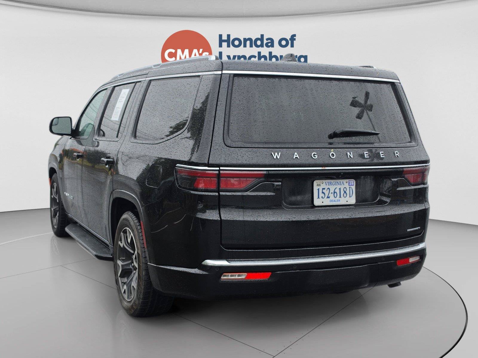 Used 2024 Jeep Wagoneer Series III AWD/4WD image 3