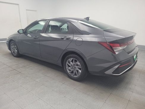 Used 2024 Hyundai Elantra SEL FWD image 3