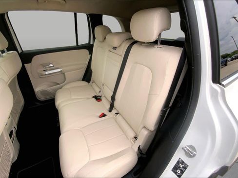 Used 2023 Mercedes-Benz GLB 250 image 21
