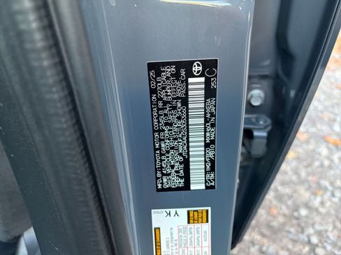 Used 2025 Toyota Prius LE image 27