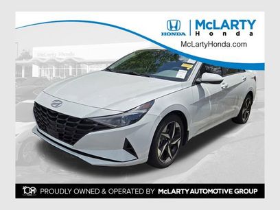 Used 2023 Hyundai Elantra SEL w/ Convenience Package