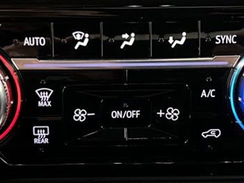 Used 2024 GMC Sierra 3500 SLE AWD/4WD image 38