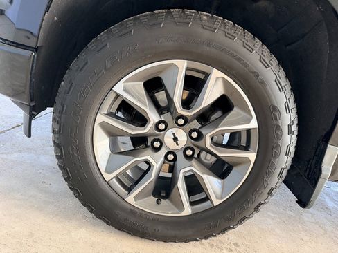 Used 2024 Chevrolet Silverado 1500 RST AWD/4WD image 12