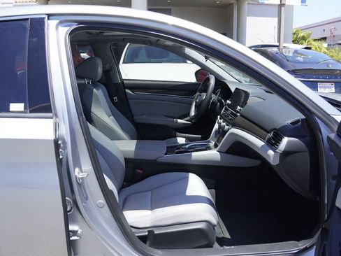 Used 2020 Honda Accord EX image 21