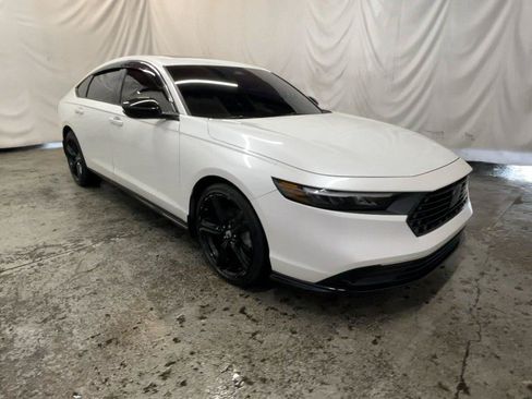 Used 2023 Honda Accord Sport image 2