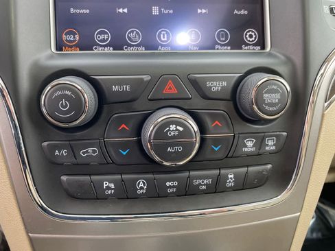 Used 2018 Jeep Grand Cherokee Limited w/ Luxury Group II image 33