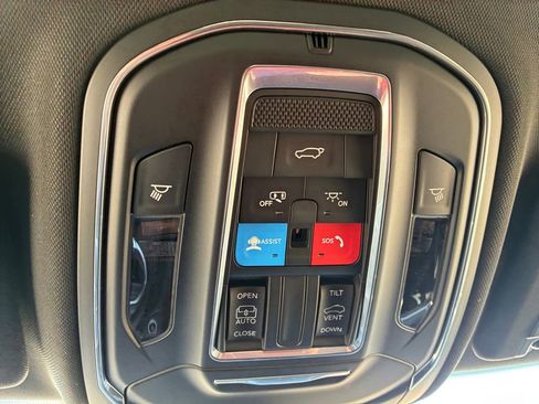 New 2026 Jeep Grand Cherokee Laredo image 12