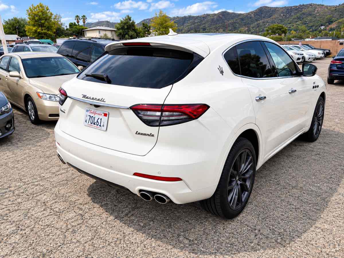 Used 2024 Maserati Levante GT Ultima AWD/4WD image 4