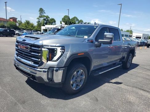 Used 2026 GMC Sierra 2500 SLT AWD/4WD image 2