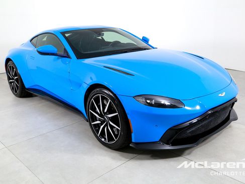 Used 2020 Aston Martin V8 Vantage Coupe image 3